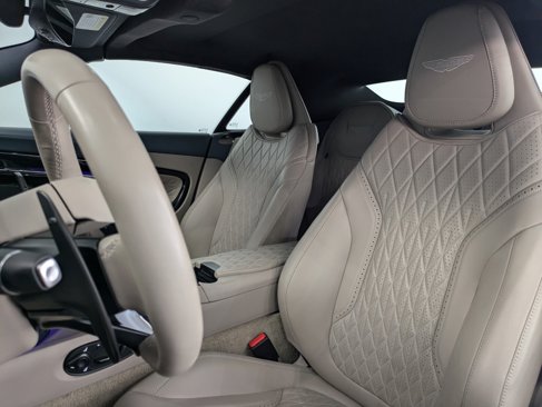 Used 2024 Aston Martin DB12 Convertible image 12