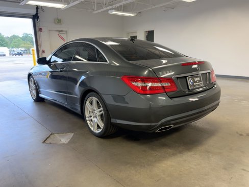 Used 2010 Mercedes-Benz E 550 Coupe image 3