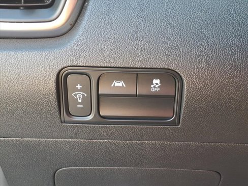 Used 2022 Kia Sorento S image 16