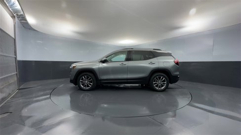 Used 2023 GMC Terrain SLT image 4