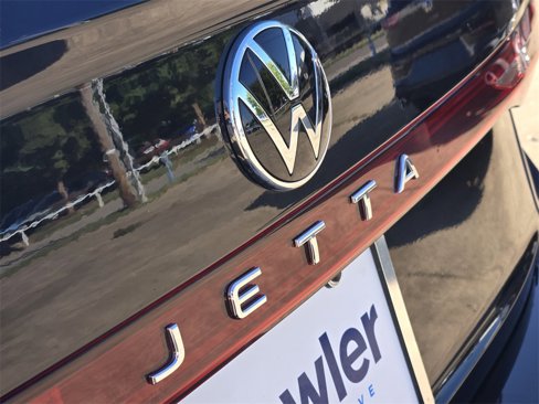 Used 2025 Volkswagen Jetta Sport image 11