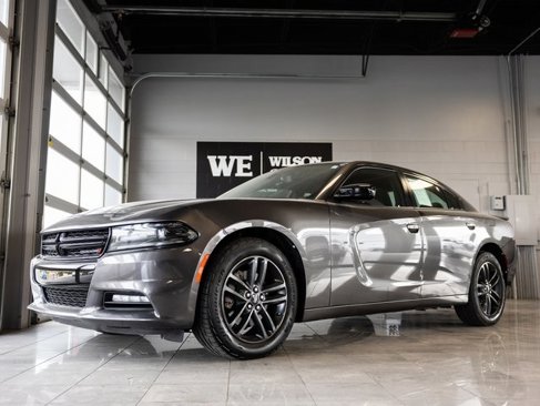 Used 2019 Dodge Charger SXT w/ Blacktop Package image 2