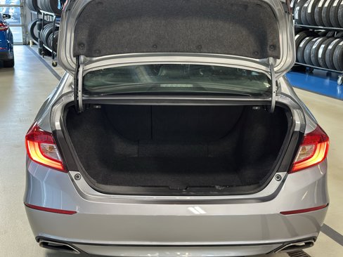 Used 2018 Honda Accord Sport image 19