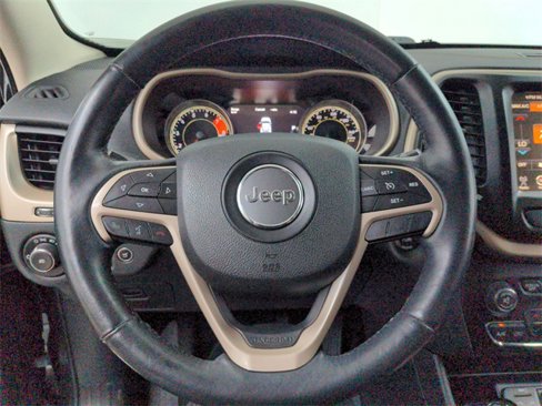 Used 2016 Jeep Cherokee Limited w/ Luxury Group image 28