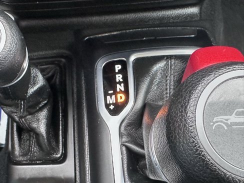 Certified 2023 Jeep Gladiator Sport image 26