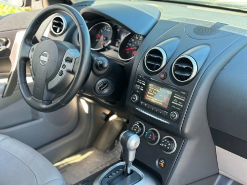 Used 2013 Nissan Rogue SV image 8