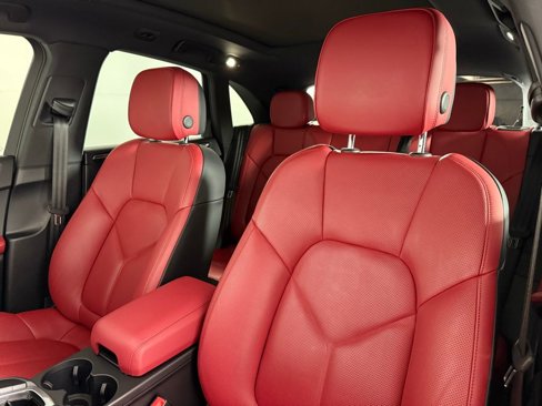 Certified 2021 Porsche Macan S image 5