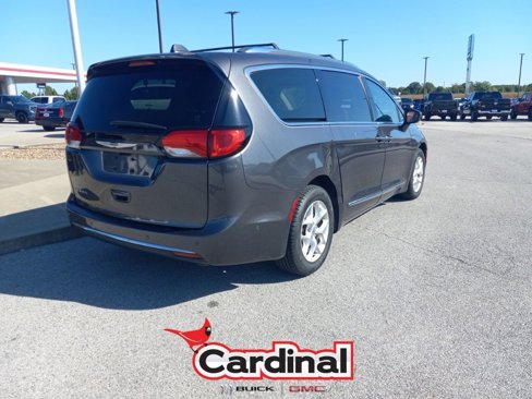 Used 2020 Chrysler Pacifica Touring-L w/ Tire & Wheel Group image 6