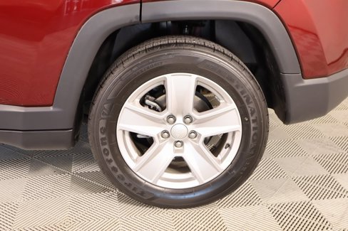 Used 2022 Jeep Compass Latitude image 17