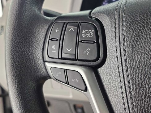 Used 2020 Toyota Sienna LE image 29