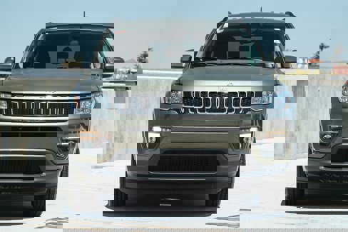 Used 2019 Jeep Compass Latitude image 3