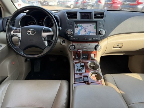 Used 2011 Toyota Highlander Limited image 19