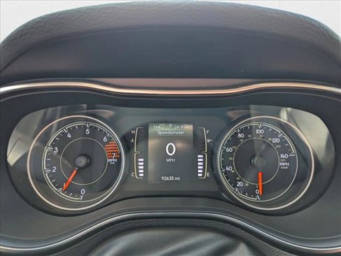Used 2019 Jeep Cherokee Latitude Plus image 11