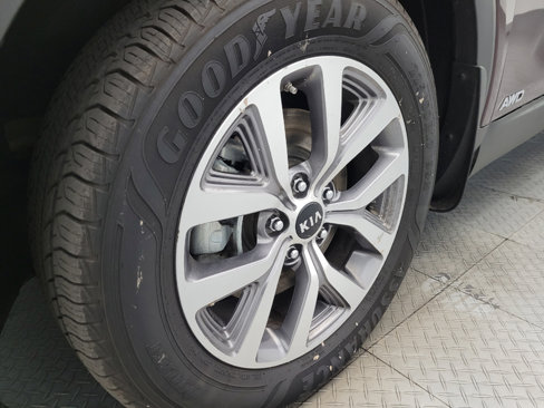 Used 2018 Kia Sorento LX image 31