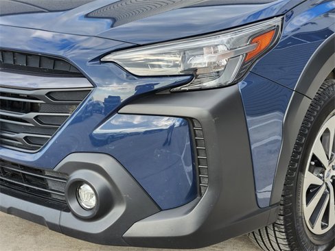 Used 2023 Subaru Outback Premium image 11