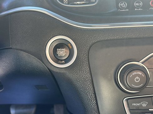 Used 2018 Dodge Charger GT image 21