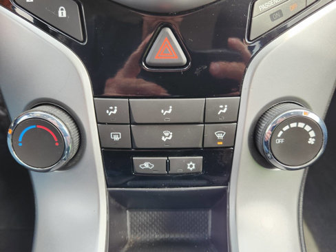 Used 2014 Chevrolet Cruze LT image 25