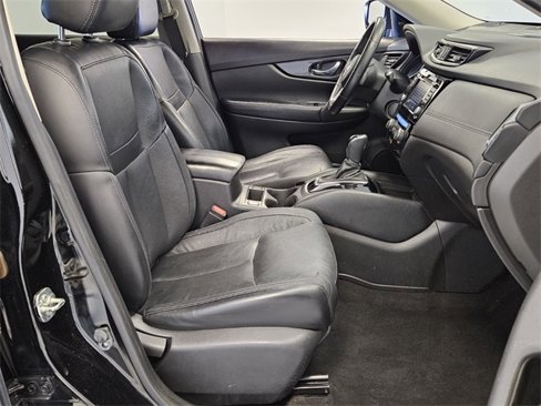 Used 2018 Nissan Rogue SL image 16