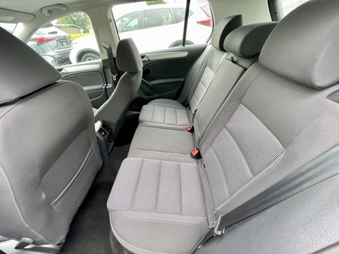Used 2012 Volkswagen Golf TDI image 15