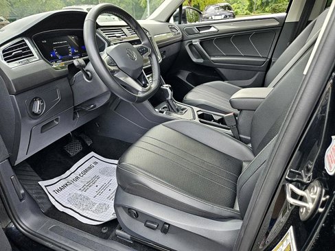 Used 2024 Volkswagen Tiguan SE image 7