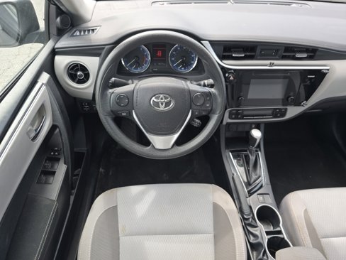Used 2017 Toyota Corolla L image 16