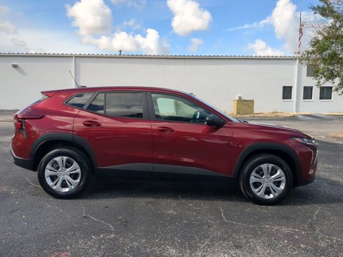 Used 2025 Chevrolet Trax LS image 2