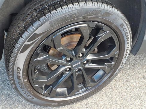 Used 2020 GMC Terrain SLE w/ Driver Convenience Package image 9