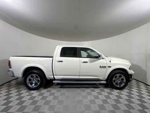 Used 2017 RAM 1500 Laramie image 8