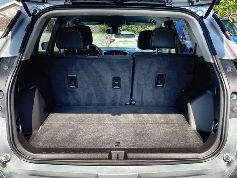 Used 2024 GMC Terrain SLE image 25