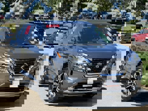 Certified 2021 Nissan Rogue SV image 2
