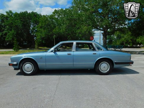 Used 1991 Jaguar XJ Vanden Plas image 14