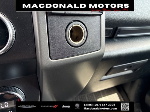 Used 2020 Ford Expedition XLT w/ FX4 Off-Road Package image 28