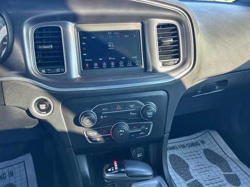 Used 2021 Dodge Charger SXT image 10