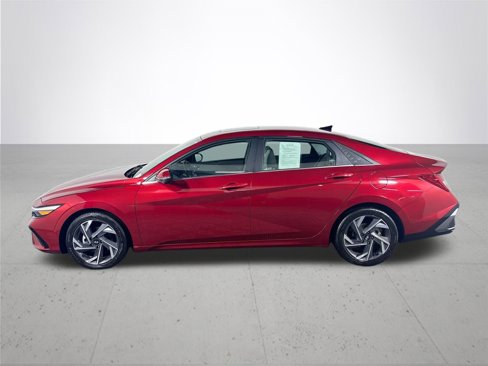 Used 2024 Hyundai Elantra Limited image 9