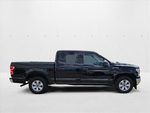Used 2018 Ford F150 XLT w/ Trailer Tow Package image 4