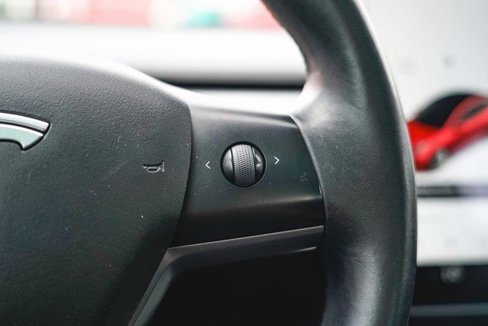 Used 2018 Tesla Model 3 Long Range image 22