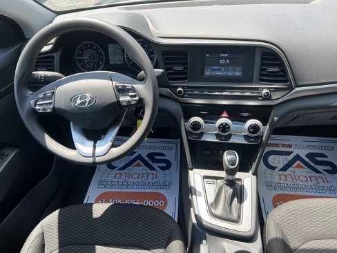 Used 2019 Hyundai Elantra SE image 10