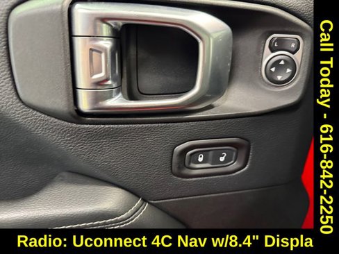 Used 2018 Jeep Wrangler Unlimited Sahara image 8