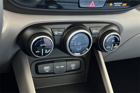 New 2025 Hyundai Venue SEL image 17