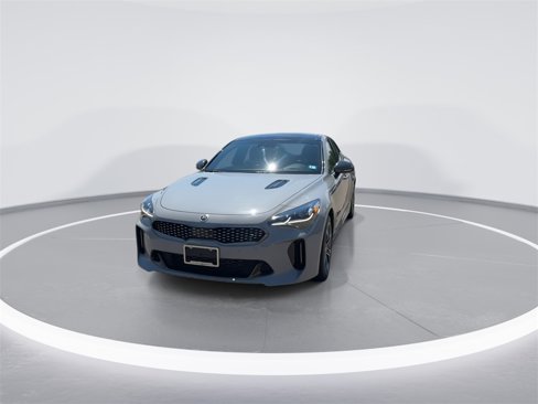 Used 2019 Kia Stinger GT2 image 3