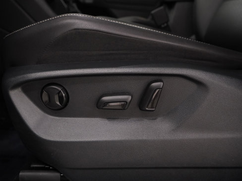 Used 2021 Volkswagen Tiguan SE w/ Panoramic Sunroof Package image 22