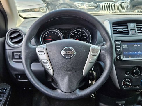 Used 2019 Nissan Versa SV image 17