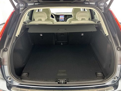 Used 2025 Volvo XC60 B5 Core w/ Protection Package Premier image 21