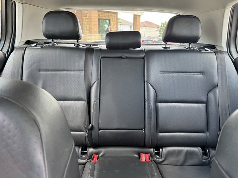 Used 2015 Volkswagen Golf S image 26