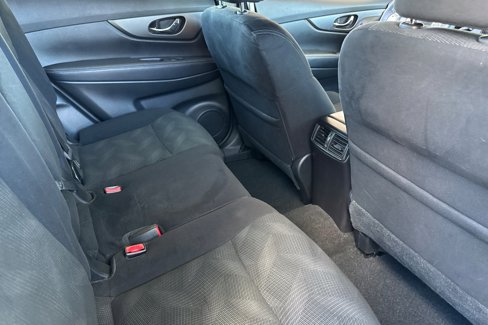 Used 2014 Nissan Rogue S image 29