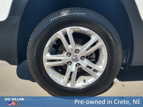 Used 2023 GMC Terrain SLE w/ Driver Convenience Package image 15