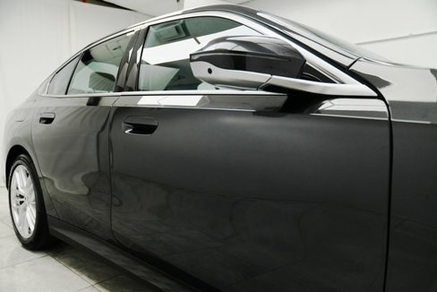 Used 2024 BMW 530i xDrive w/ Premium Package image 11