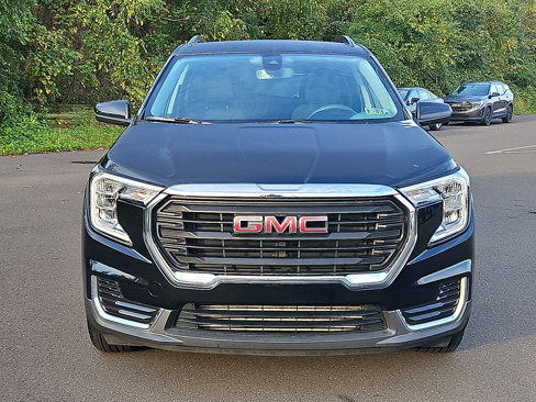 Certified 2022 GMC Terrain SLE w/ Driver Convenience Package image 2