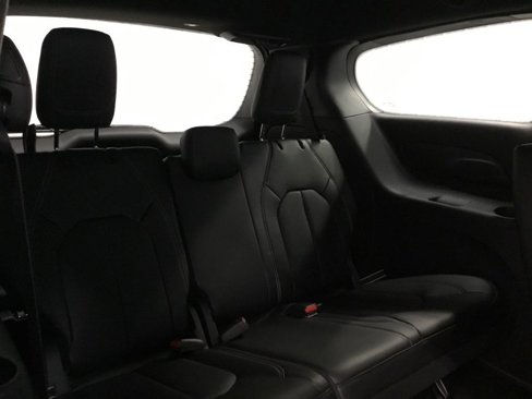 New 2025 Chrysler Pacifica Select image 16
