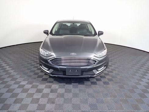 Used 2018 Ford Fusion SE w/ Equipment Group 601A image 11